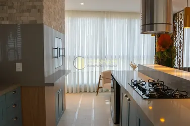 Apartamento &agrave; venda - 127m&sup2; - Meia Praia