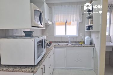 Apartamento para alugar - 64m&sup2; - Meia Praia