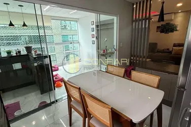 Apartamento &agrave; venda - 133m&sup2; - Meia Praia