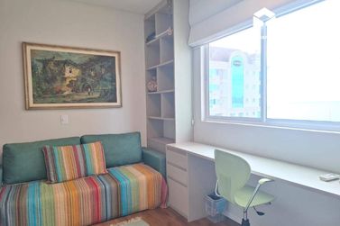 Apartamento para alugar - 128m&sup2; - Meia Praia