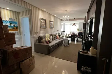 Apartamento &agrave; venda - 87m&sup2; - Meia praia