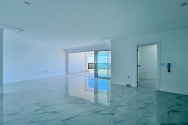 Apartamento &agrave; venda - 190m&sup2; - Centro
