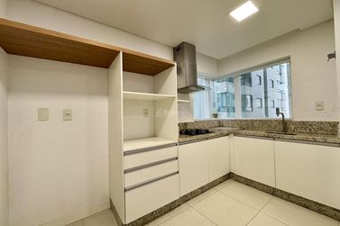 Apartamento &agrave; venda - 138m&sup2; - Centro