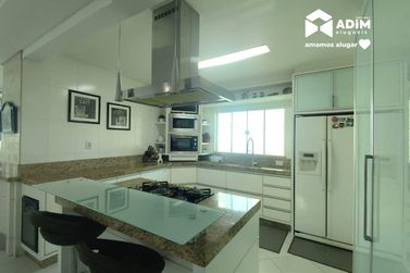 Apartamento para alugar - 160m&sup2; - Centro