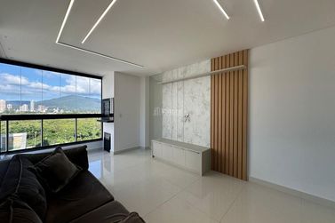Apartamento &agrave; venda - 95m&sup2; - Meia Praia