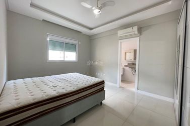 Apartamento &agrave; venda - 228m&sup2; - Meia Praia