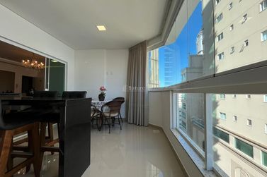 Apartamento &agrave; venda - 159m&sup2; - Meia Praia