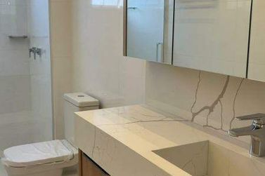 Apartamento para alugar - 160m&sup2; - Meia Praia
