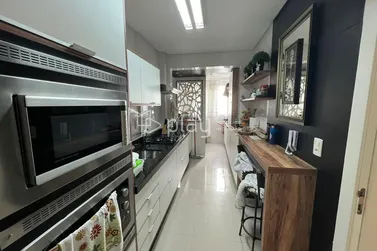 Apartamento &agrave; venda - 115m&sup2; - Meia Praia