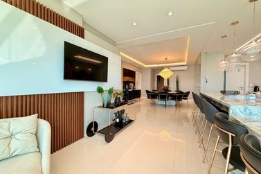 Apartamento &agrave; venda - 187m&sup2; - Meia Praia