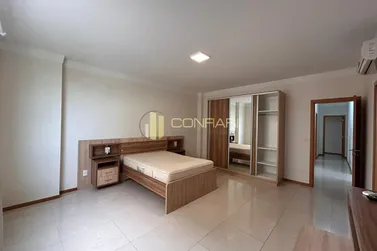 Apartamento &agrave; venda - 212m&sup2; - Meia praia