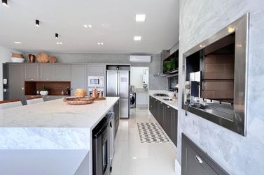 Apartamento &agrave; venda - 197m&sup2; - Meia Praia