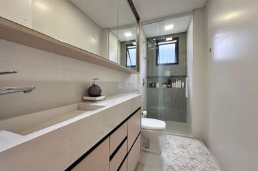 Apartamento &agrave; venda - 165m&sup2; - Meia Praia