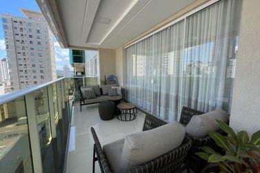 Apartamento &agrave; venda - 228m&sup2; - Meia Praia