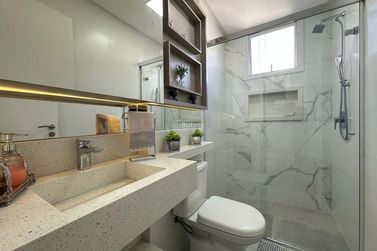 Apartamento &agrave; venda - 140m&sup2; - Meia Praia