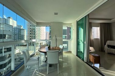 Apartamento &agrave; venda - 163m&sup2; - Meia Praia