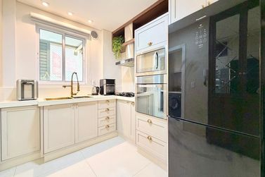 Apartamento &agrave; venda - 141m&sup2; - Meia Praia