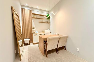 Sala Comercial &agrave; venda - 68m&sup2; - Meia Praia
