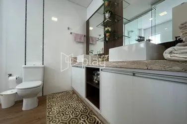 Apartamento &agrave; venda - 150m&sup2; - Meia Praia