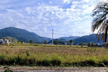 Terreno &agrave; venda - 205m&sup2; - 