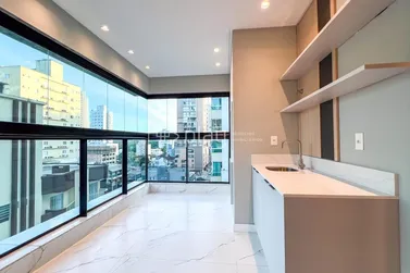 Apartamento &agrave; venda - 114m&sup2; - Meia Praia