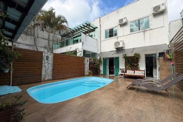 Casa &agrave; venda - 200m&sup2; - Praia dos Amores