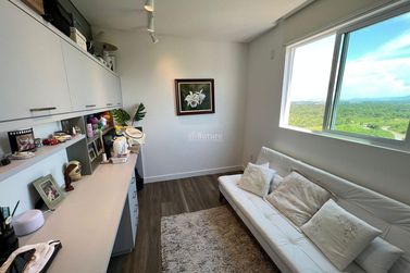 Apartamento &agrave; venda - 110m&sup2; - Meia Praia