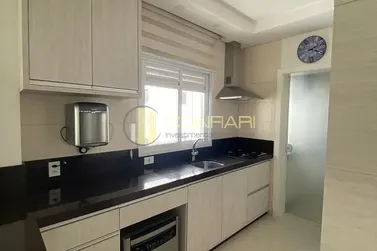 Apartamento &agrave; venda - 222m&sup2; - Centro