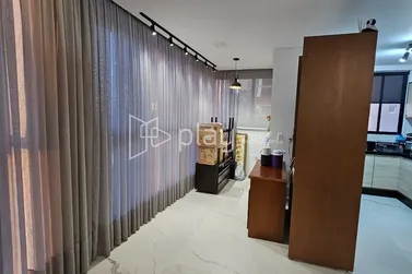 Apartamento &agrave; venda - 127m&sup2; - Meia Praia