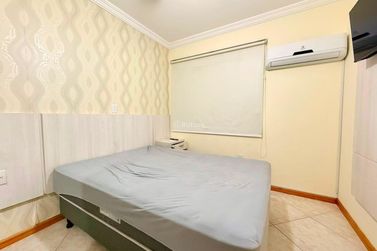 Apartamento &agrave; venda - 114m&sup2; - Meia Praia