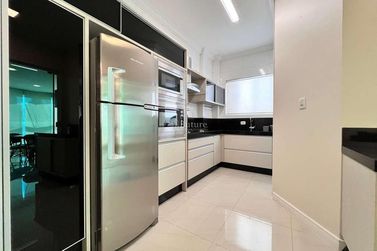 Apartamento &agrave; venda - 194m&sup2; - Meia Praia