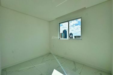 Apartamento &agrave; venda - 159m&sup2; - Meia Praia