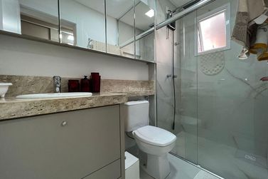 Apartamento &agrave; venda - 126m&sup2; - Meia Praia