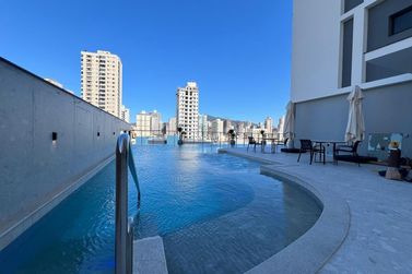 Apartamento &agrave; venda - 123m&sup2; - Meia Praia