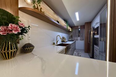 Apartamento &agrave; venda - 171m&sup2; - Meia Praia