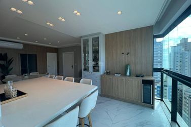 Apartamento &agrave; venda - Meia Praia