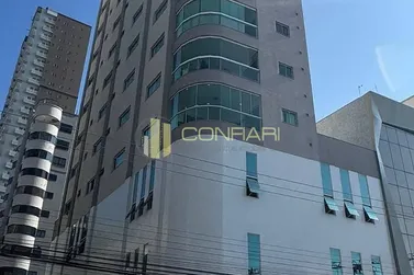 Apartamento &agrave; venda - 121m&sup2; - Meia Praia