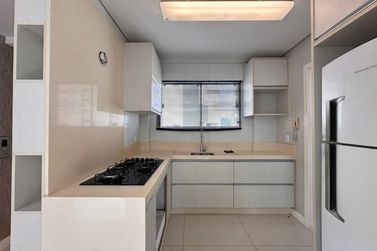 Apartamento &agrave; venda - 100m&sup2; - Meia Praia