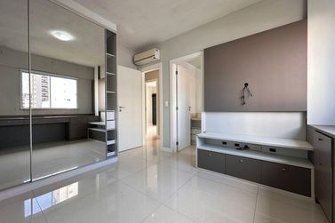Apartamento &agrave; venda - 100m&sup2; - Meia Praia