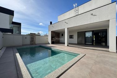 Casa &agrave; venda - 265m&sup2; - Santa Regina
