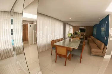 Apartamento &agrave; venda - 145m&sup2; - Meia Praia