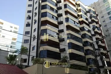 Apartamento &agrave; venda - 130m&sup2; - Meia Praia