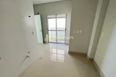 Apartamento &agrave; venda - 240m&sup2; - Meia Praia