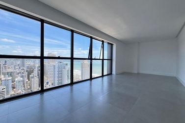 Apartamento &agrave; venda - Meia Praia