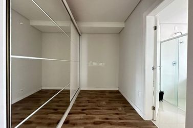 Apartamento &agrave; venda - 169m&sup2; - Meia Praia