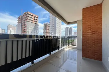 Apartamento &agrave; venda - 106m&sup2; - Meia Praia