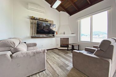 Casa &agrave; venda - 200m&sup2; - Canto da Praia