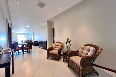 Apartamento &agrave; venda - 170m&sup2; - Meia Praia