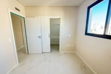 Apartamento &agrave; venda - Meia Praia
