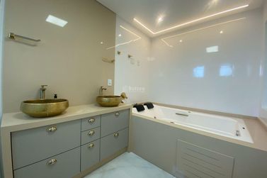 Apartamento &agrave; venda - 182m&sup2; - Meia Praia